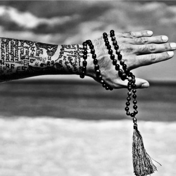 Black Labradorite 108 Mala Bead Necklace Handmade Protection Jewelry with Tassel - Picture 3 of 9